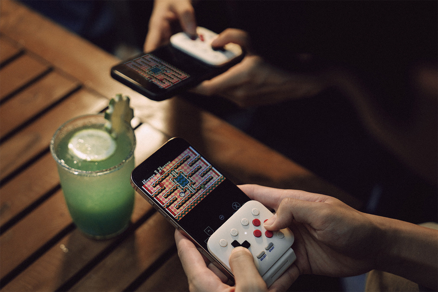 8Bitdo FlipPad - Compatible avec les iPhone et les téléphones Android