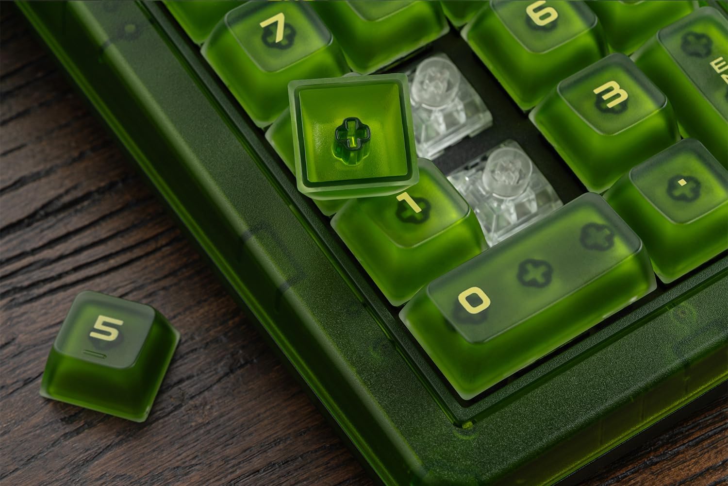 8BitDo Retro 18 Mechanical Numpad Xbox Edition