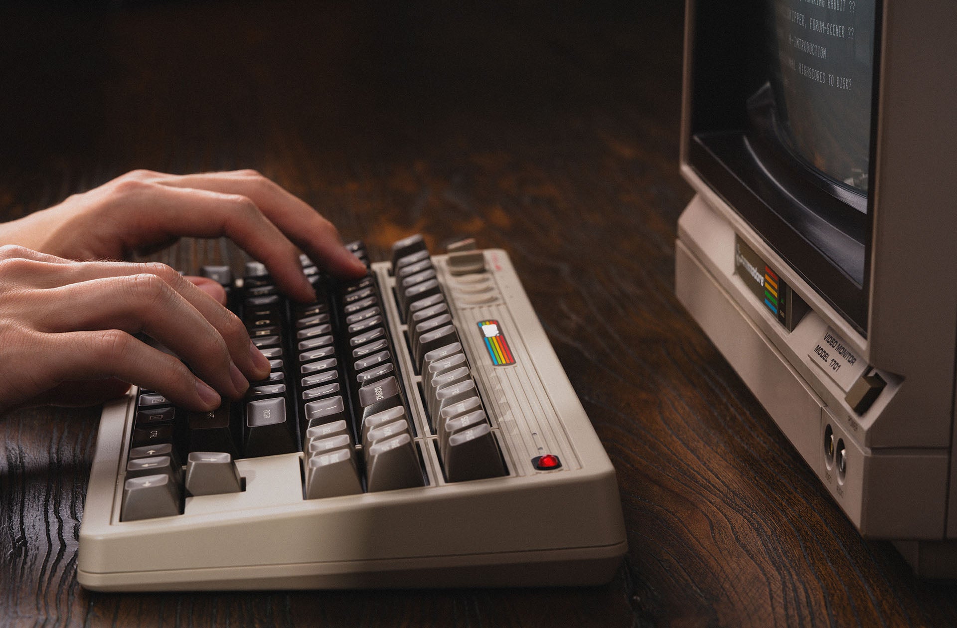 8BitDo Retro Mechanical Keyboard C64 Edition (Clavier Qwerty 87 touches - DISPOSITION ISO / ISO LAYOUT) - Claviers - 8Bitdo - Shop Just for Games