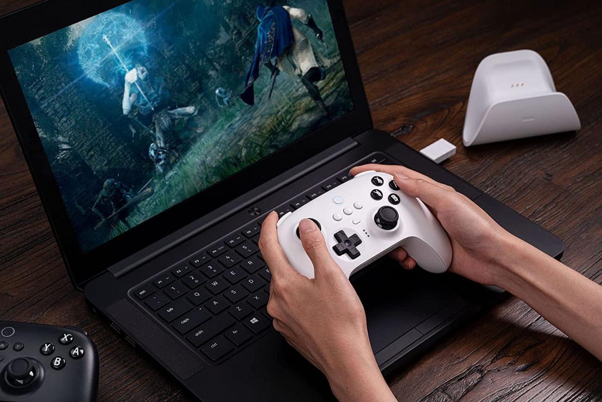 8Bitdo manette Bluetooth Ultimate pour Nintendo Switch & PC Windows - Blanc - Manettes - 8Bitdo - Shop Just for Games