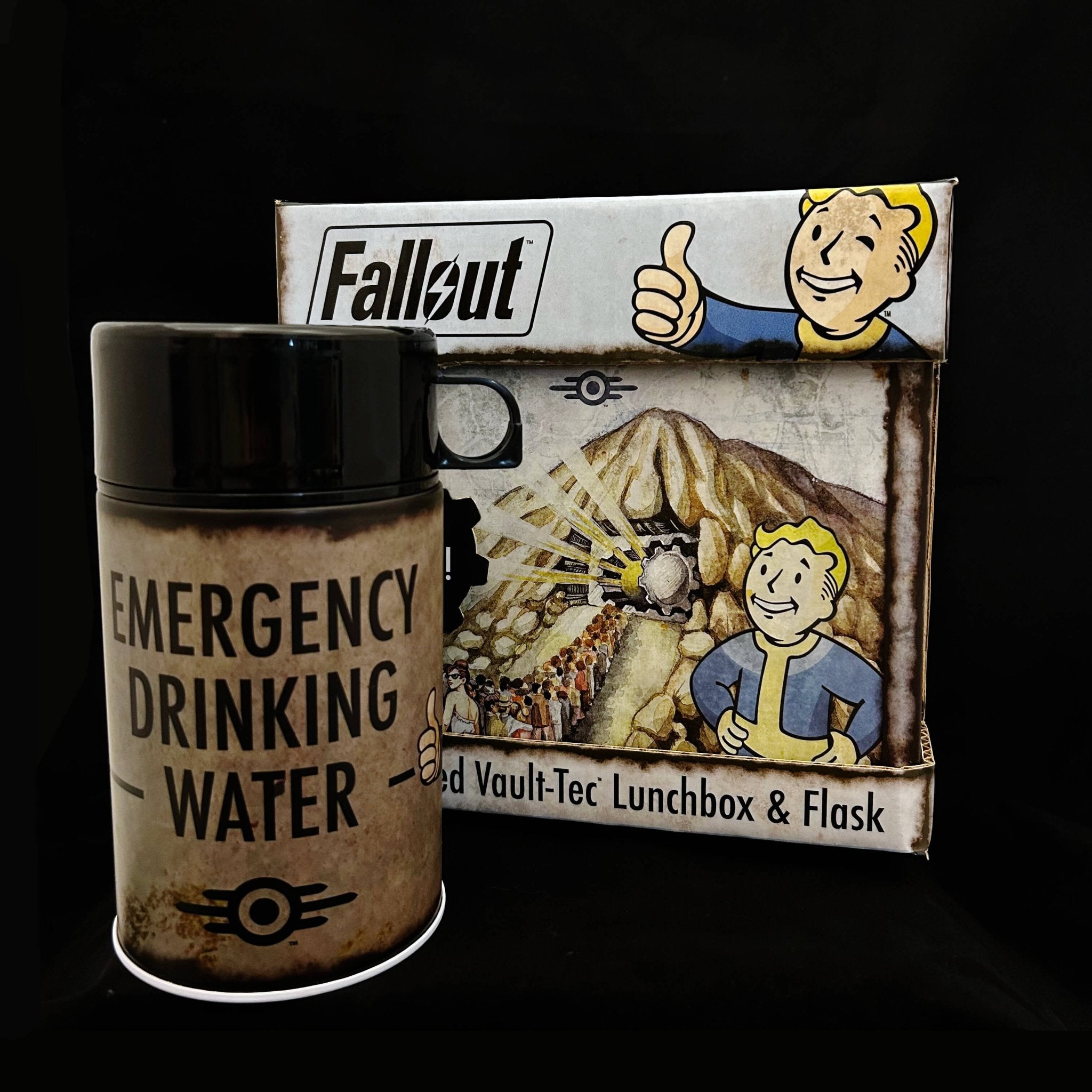 Fallout Weathered Vault - Tec Lunchbox & Flask - Lunch Boxe - UIE - Shop Just for Games