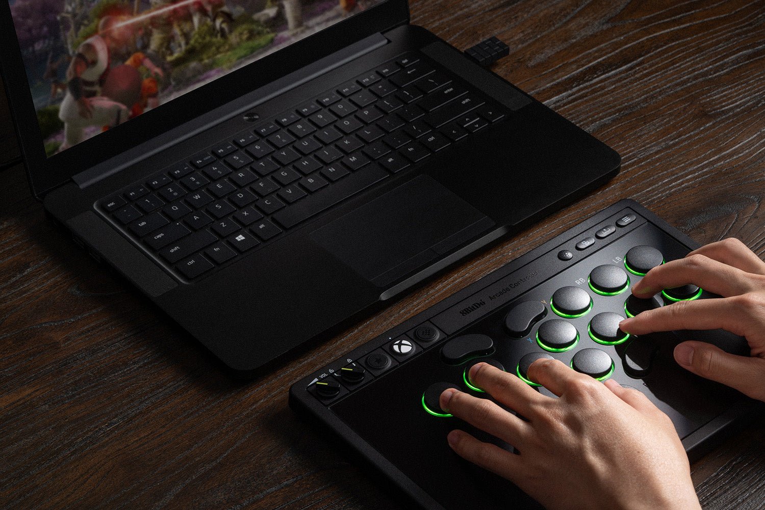 8Bitdo Arcade Controller 2.4G/USB pour Xbox Series X/S, Xbox One et Windows - Edition Noire - Manettes - 8Bitdo - Shop Just for Games