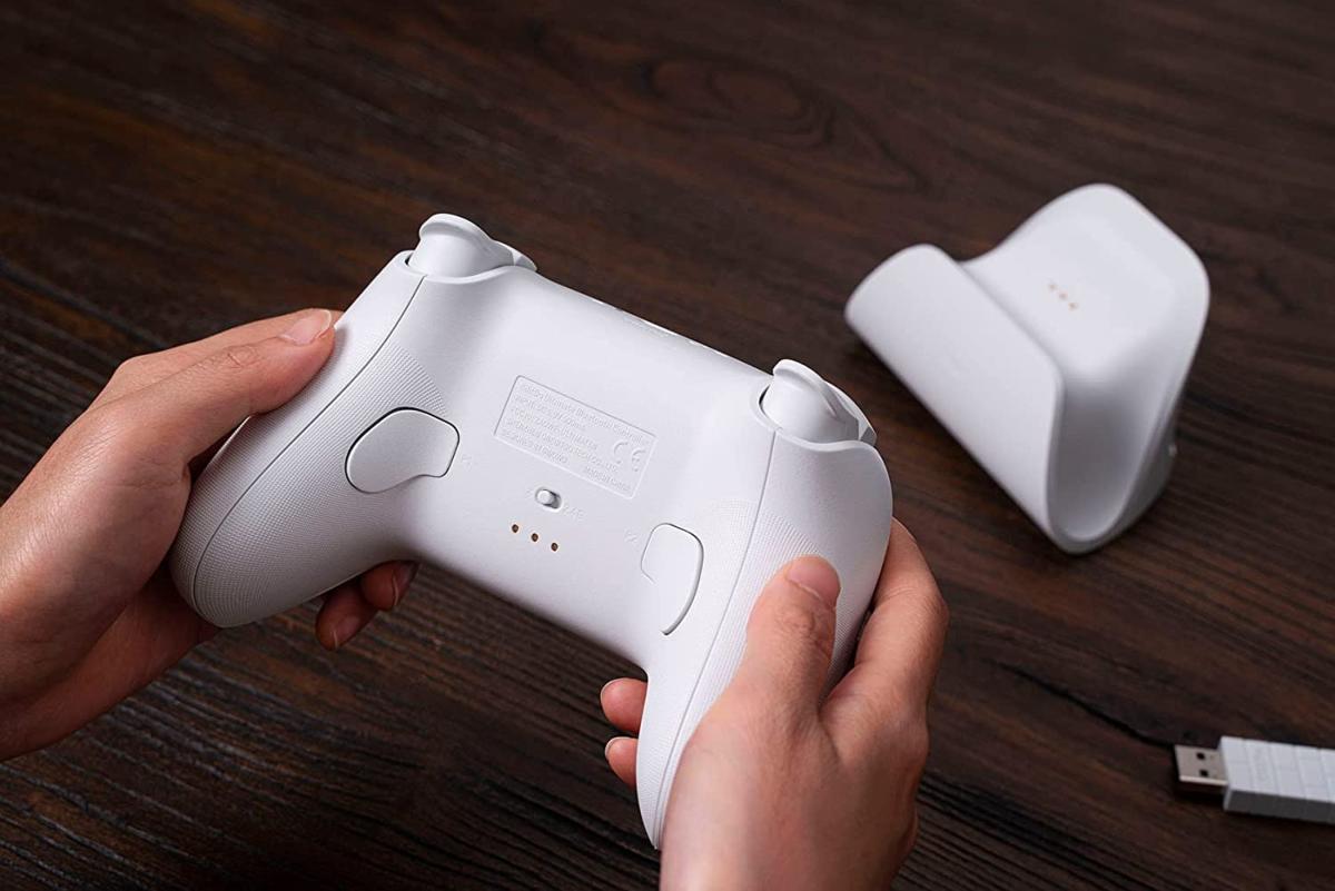 8Bitdo manette Bluetooth Ultimate pour Nintendo Switch & PC Windows - Blanc - Manettes - 8Bitdo - Shop Just for Games