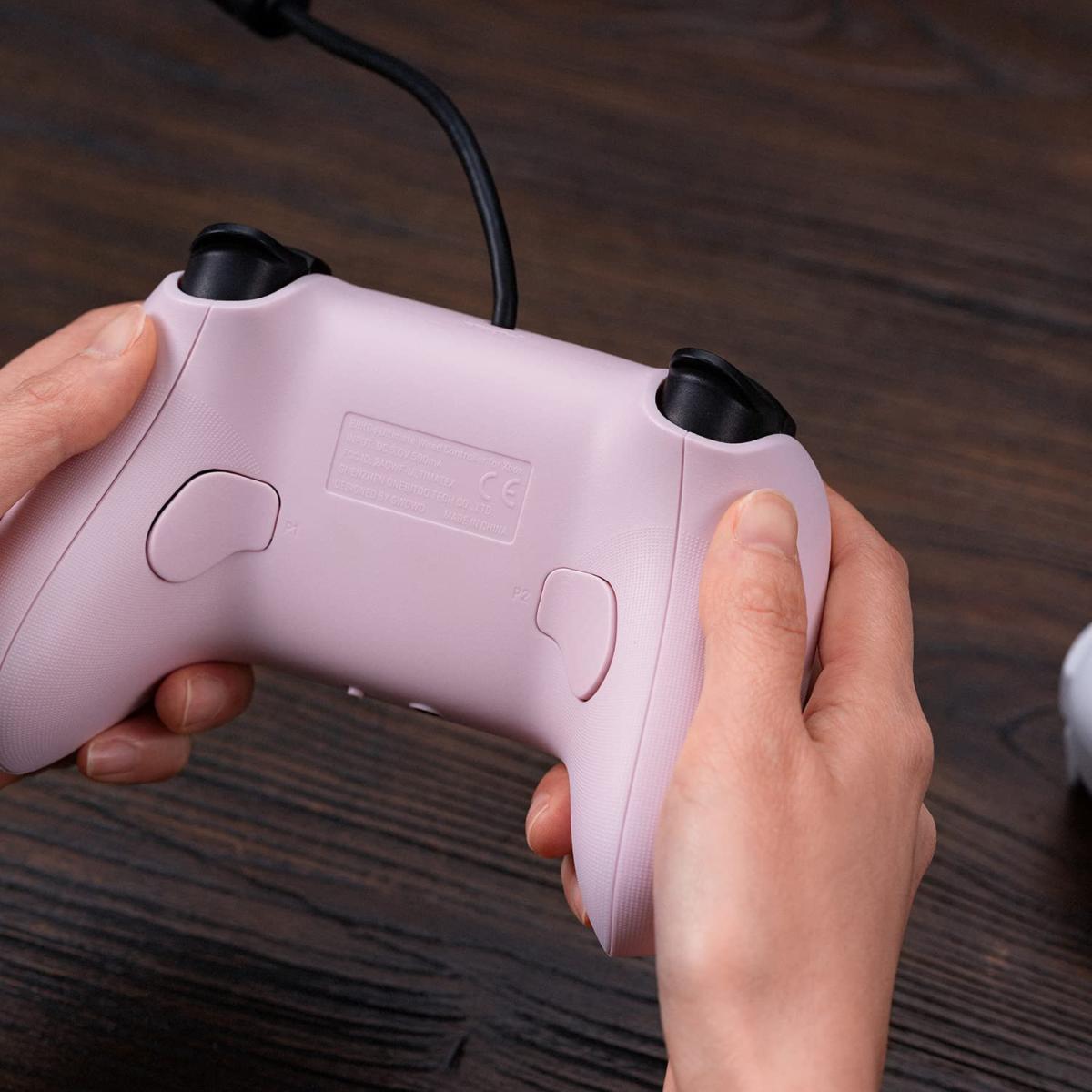 8Bitdo manette filaire Ultimate pour Xbox Series X, Xbox Series S, Xbox One, Windows 10/ 11 - Rose - Manettes - 8Bitdo - Shop Just for Games