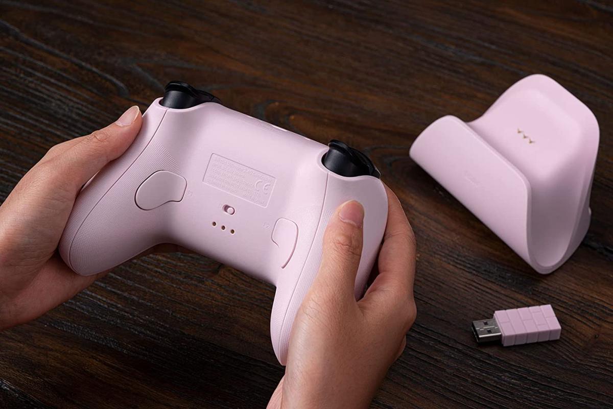 8Bitdo manette sans fil Ultimate 2.4Ghz pour PC Windows, Android et Raspberry pi - Rose - Manettes - 8Bitdo - Shop Just for Games