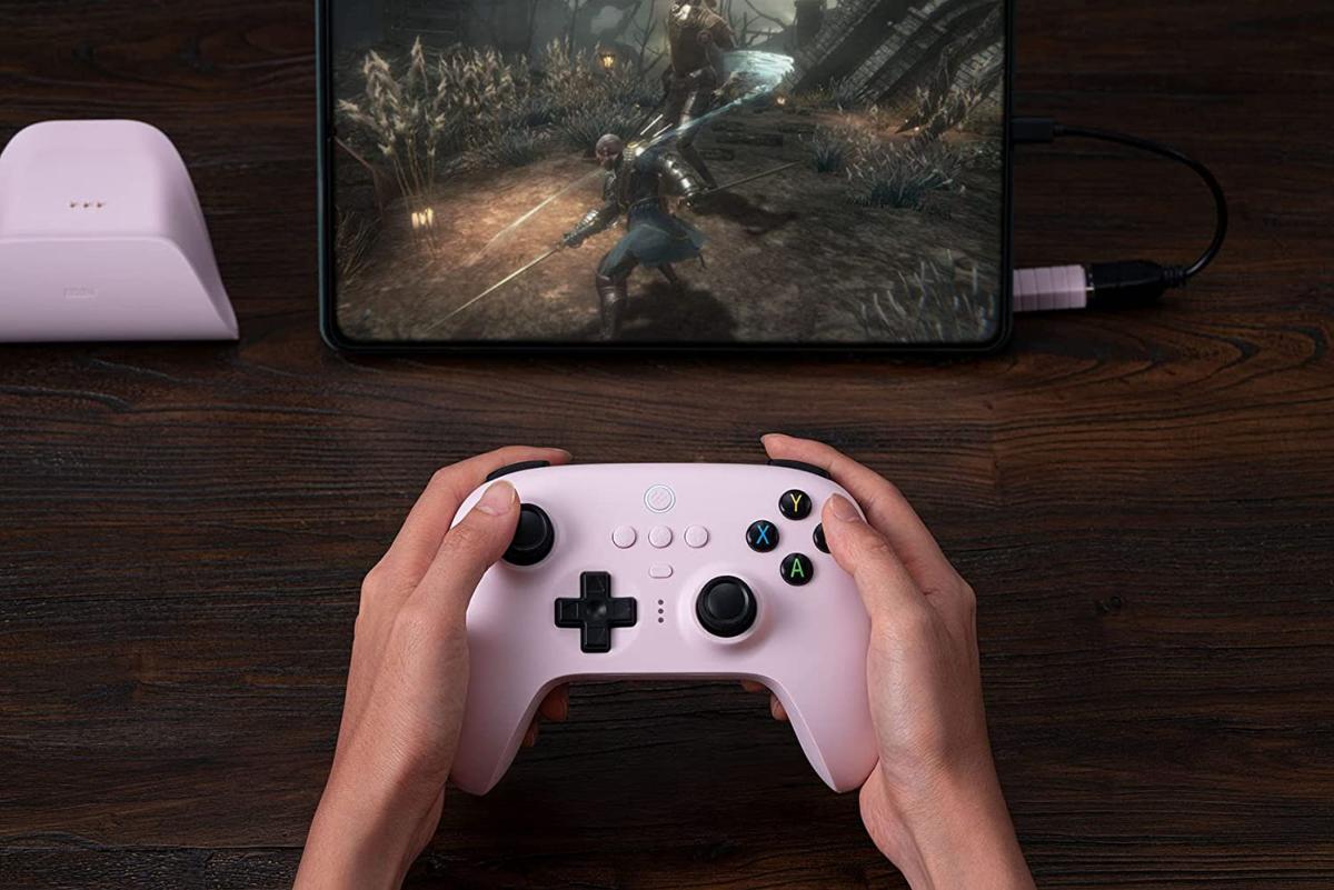 8Bitdo manette sans fil Ultimate 2.4Ghz pour PC Windows, Android et Raspberry pi - Rose - Manettes - 8Bitdo - Shop Just for Games