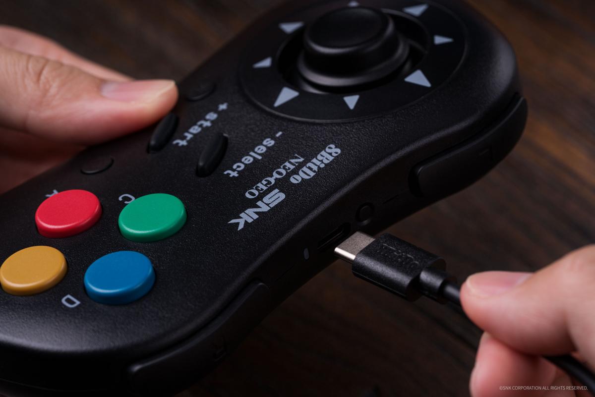 Mai Shiranui Edition : 8Bitdo Manette Bluetooth Style SNK Neo Geo - compatible PC Windows, Android & Neo Geo Mini - Manettes - 8Bitdo - Shop Just for Games